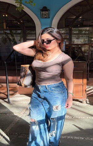 VIP call girl in Daman
